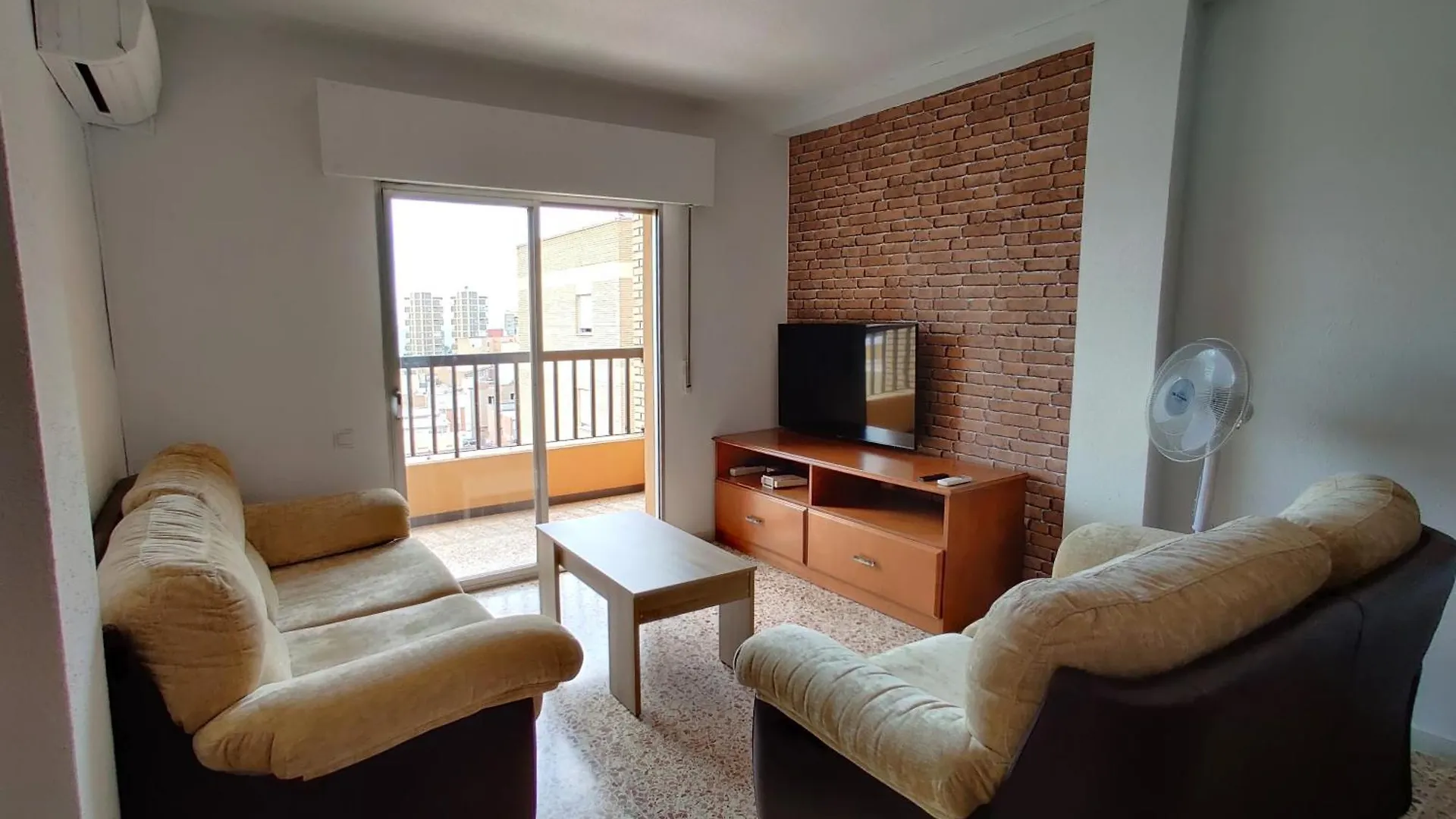 Piso Cerca Playa Con 2 Duchas Y 5 Aires Acondicionados Apartment Almeria Spain